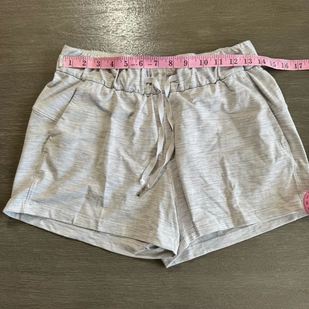 Lululemon On The Fly Short *2.5